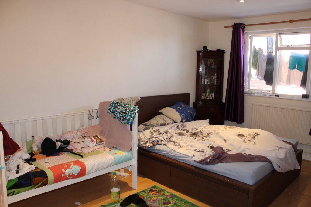 2 bedroom flat for sale in The Broadway, Thatcham, RG19