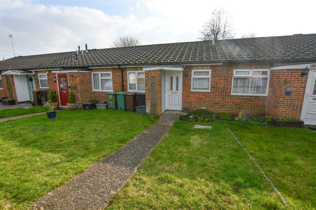 1 bedroom terraced bungalow for sale in Mount View, London Colney, St. Albans, AL2