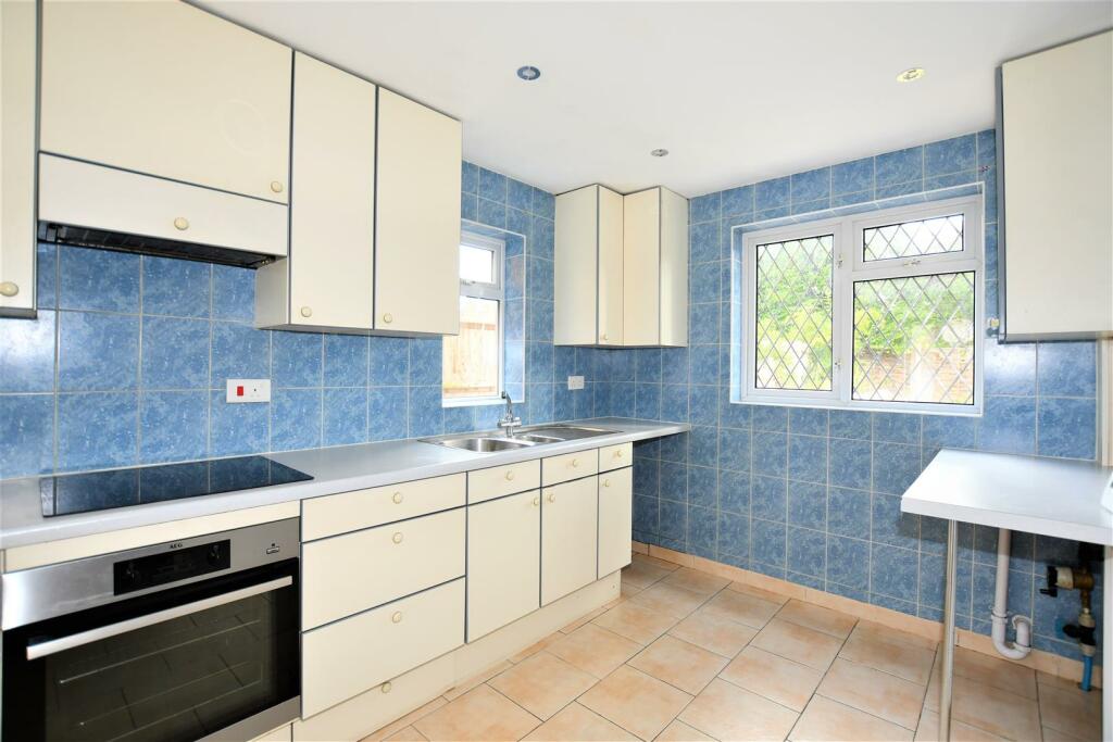 Additional property image - Hamilton Close, Bricket Wood