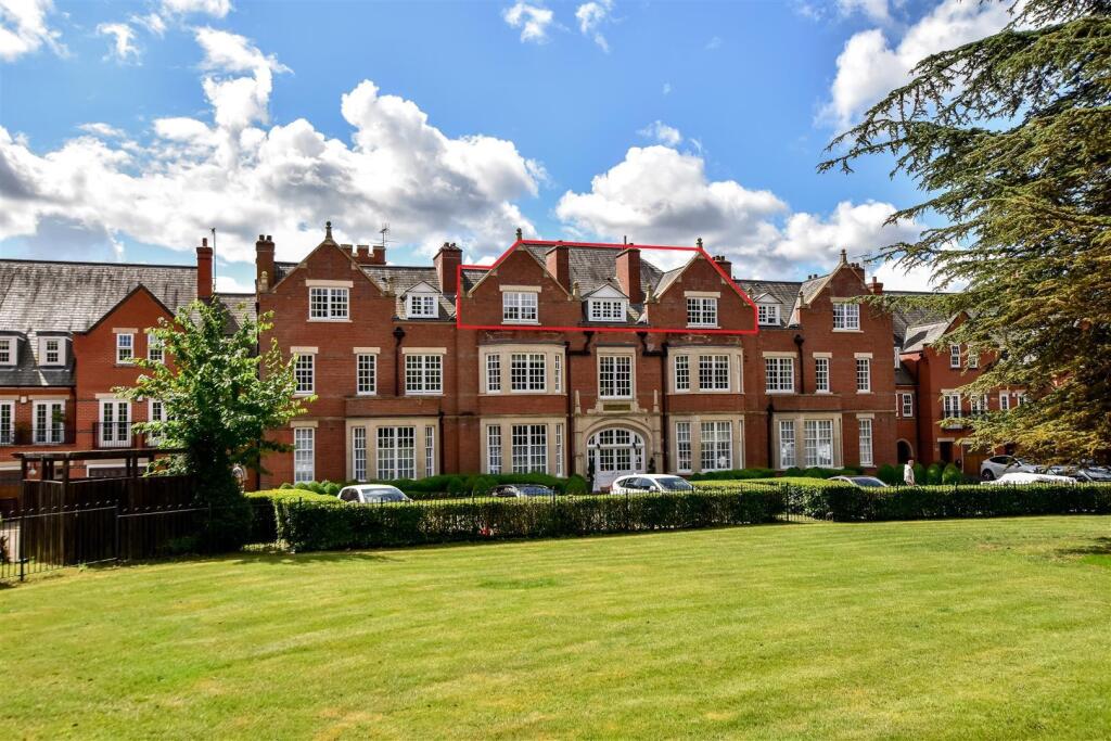 Main image of property: Pavilion House, Boyes Crescent, Napsbury Park, AL2