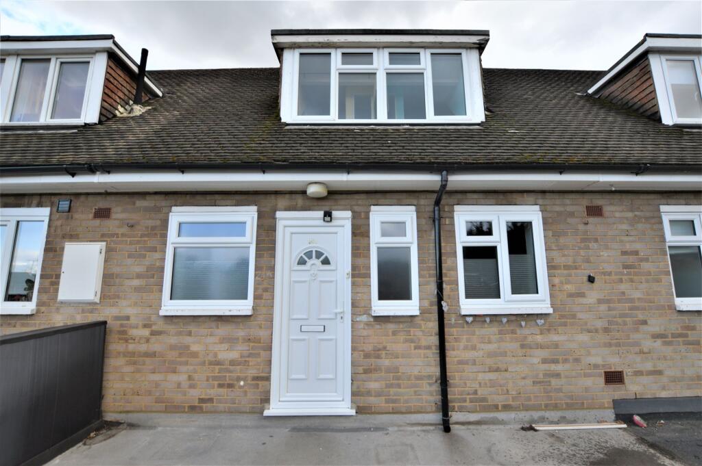 Main image of property: How Wood, Park Street, AL2