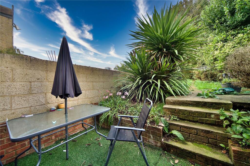 Additional property image - Wrotham Road, Gravesend, Kent, DA11