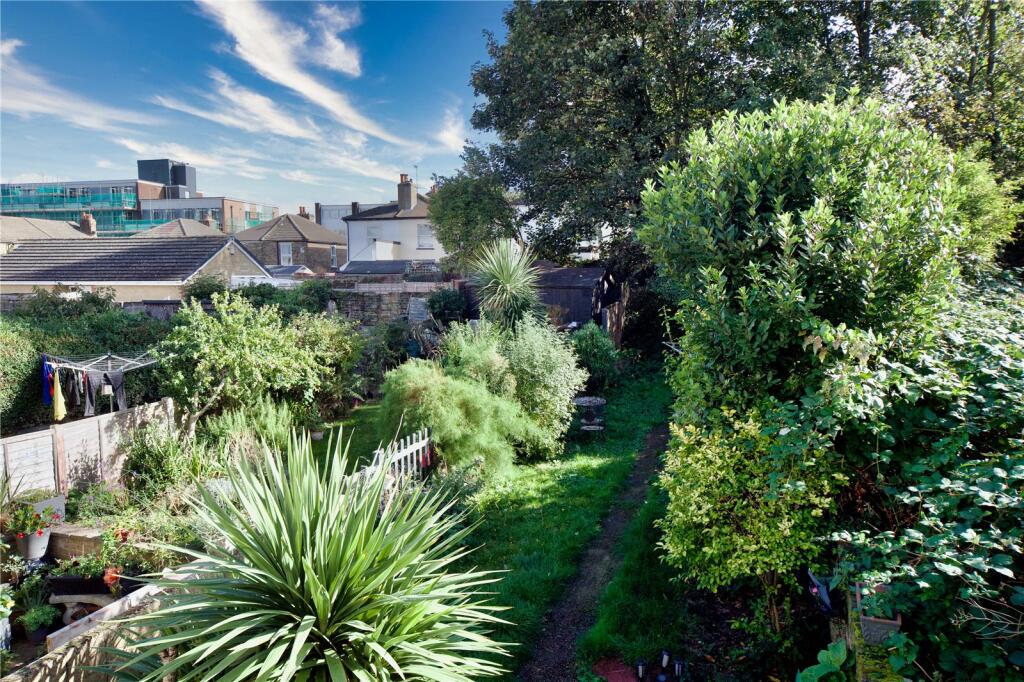 Additional property image - Wrotham Road, Gravesend, Kent, DA11