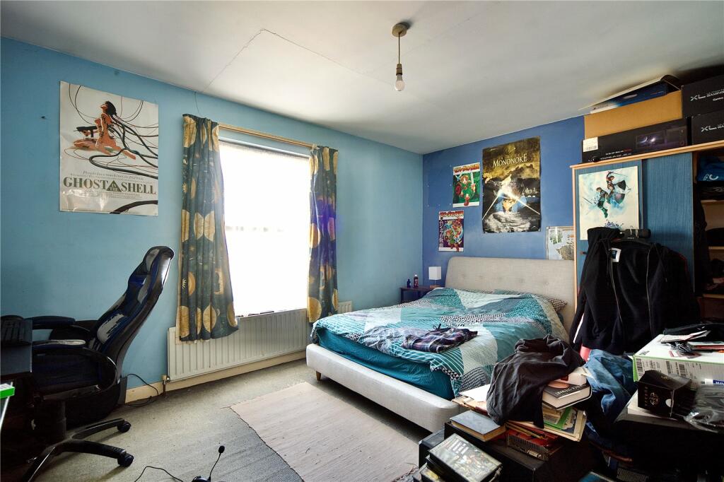 Additional property image - Wrotham Road, Gravesend, Kent, DA11