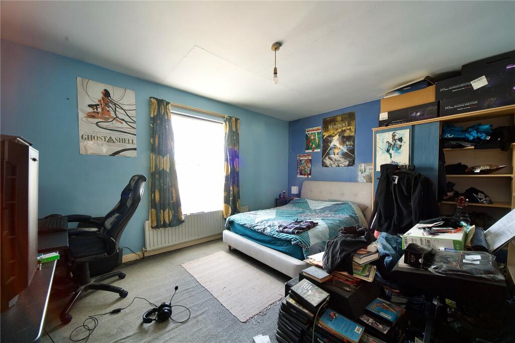 Additional property image - Wrotham Road, Gravesend, Kent, DA11