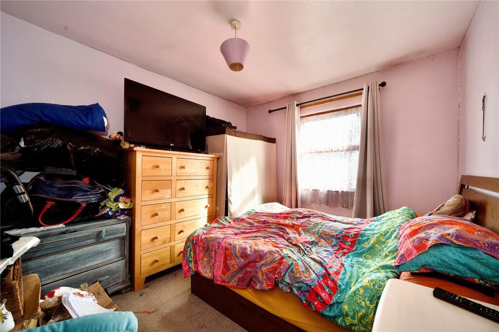 Additional property image - Wrotham Road, Gravesend, Kent, DA11