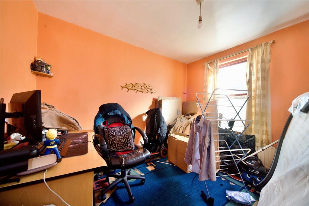 Additional property image - Wrotham Road, Gravesend, Kent, DA11