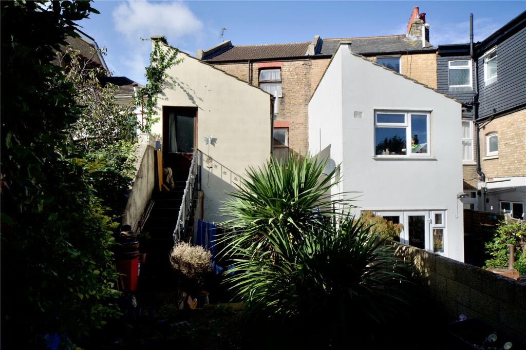 Additional property image - Wrotham Road, Gravesend, Kent, DA11
