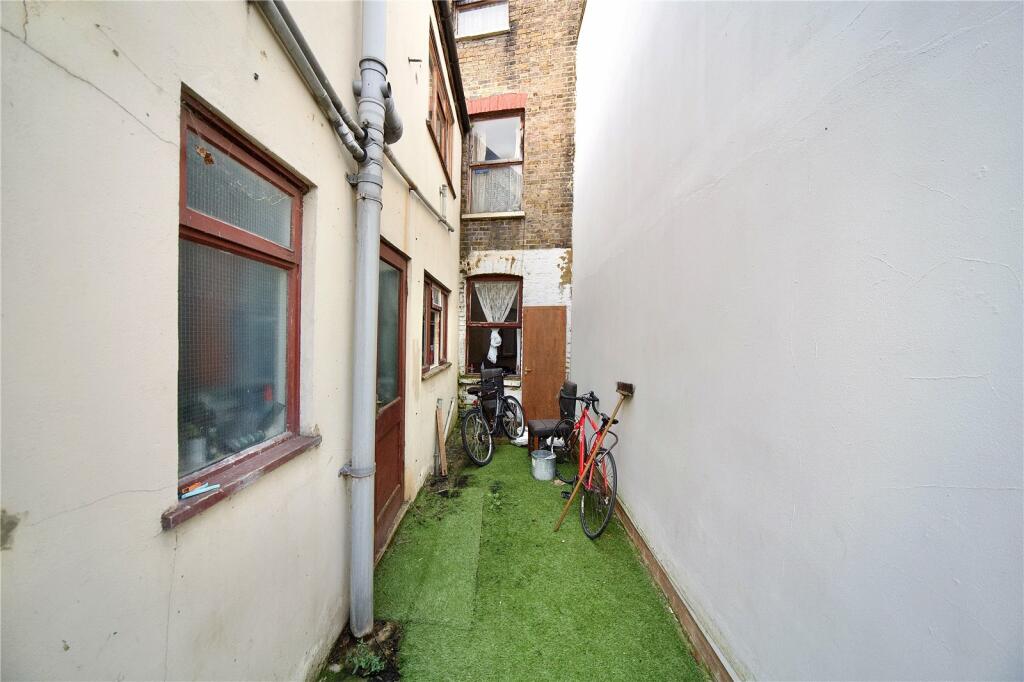 Additional property image - Wrotham Road, Gravesend, Kent, DA11