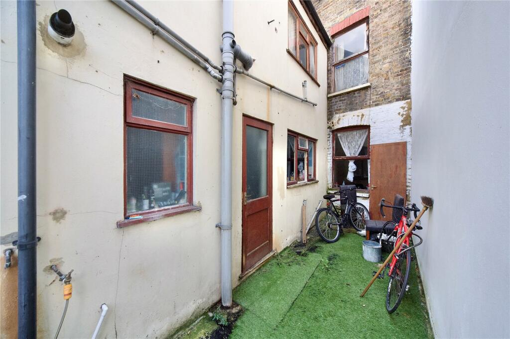 Additional property image - Wrotham Road, Gravesend, Kent, DA11
