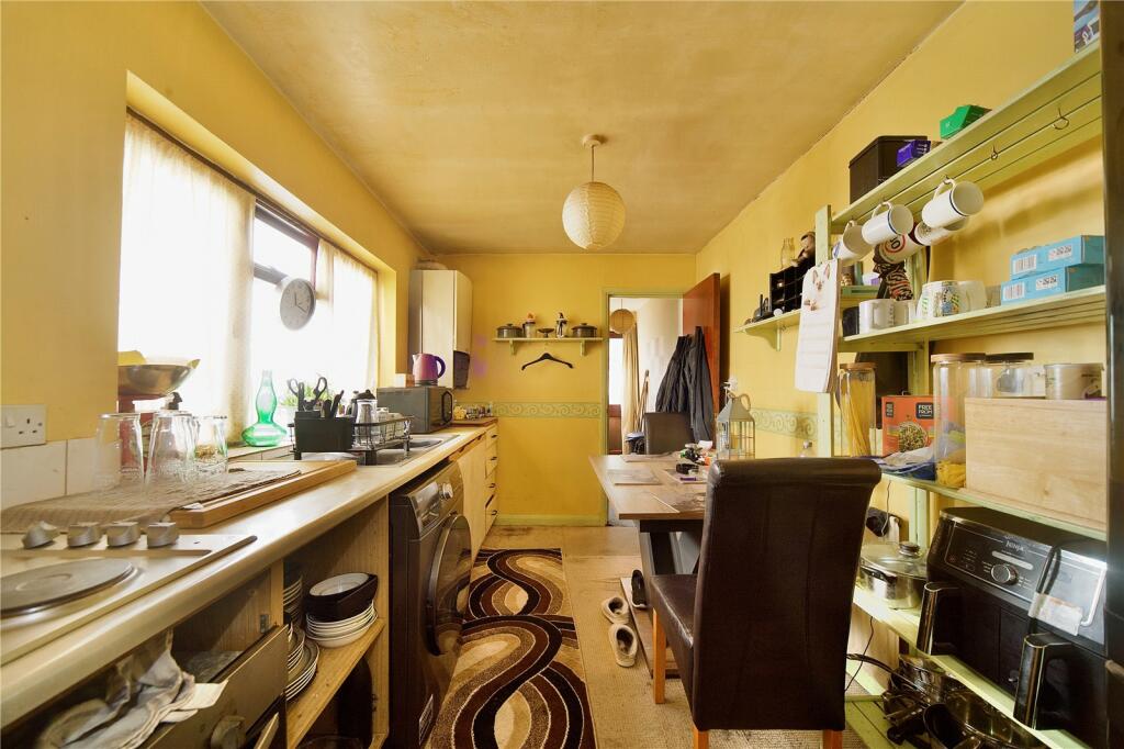 Additional property image - Wrotham Road, Gravesend, Kent, DA11