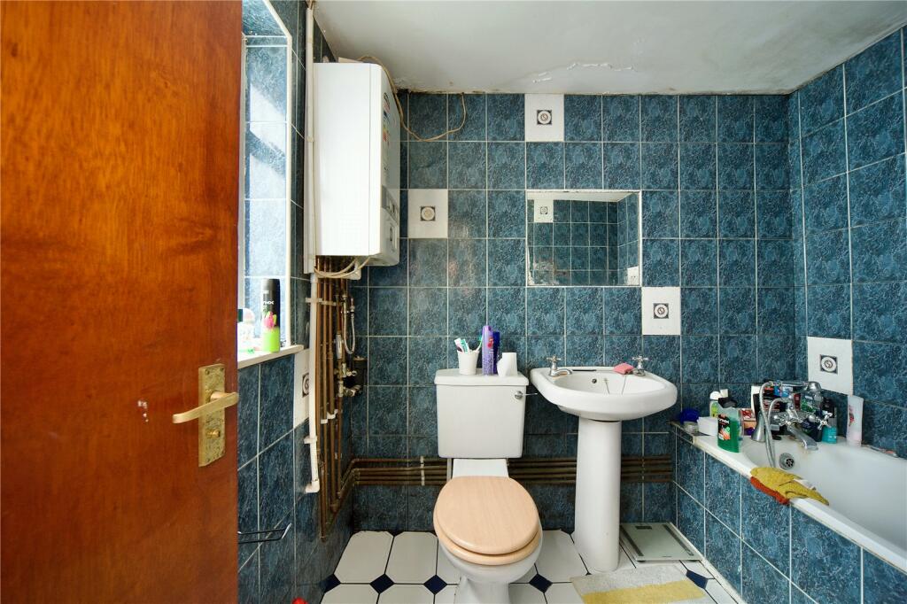 Additional property image - Wrotham Road, Gravesend, Kent, DA11