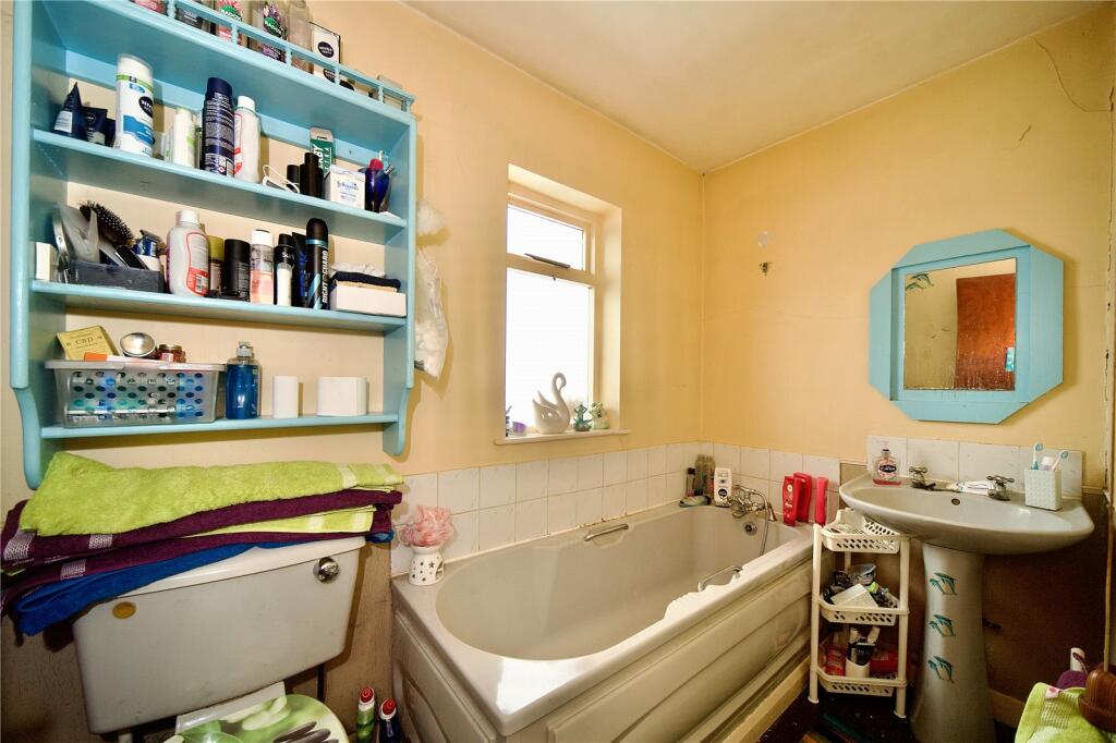Additional property image - Wrotham Road, Gravesend, Kent, DA11