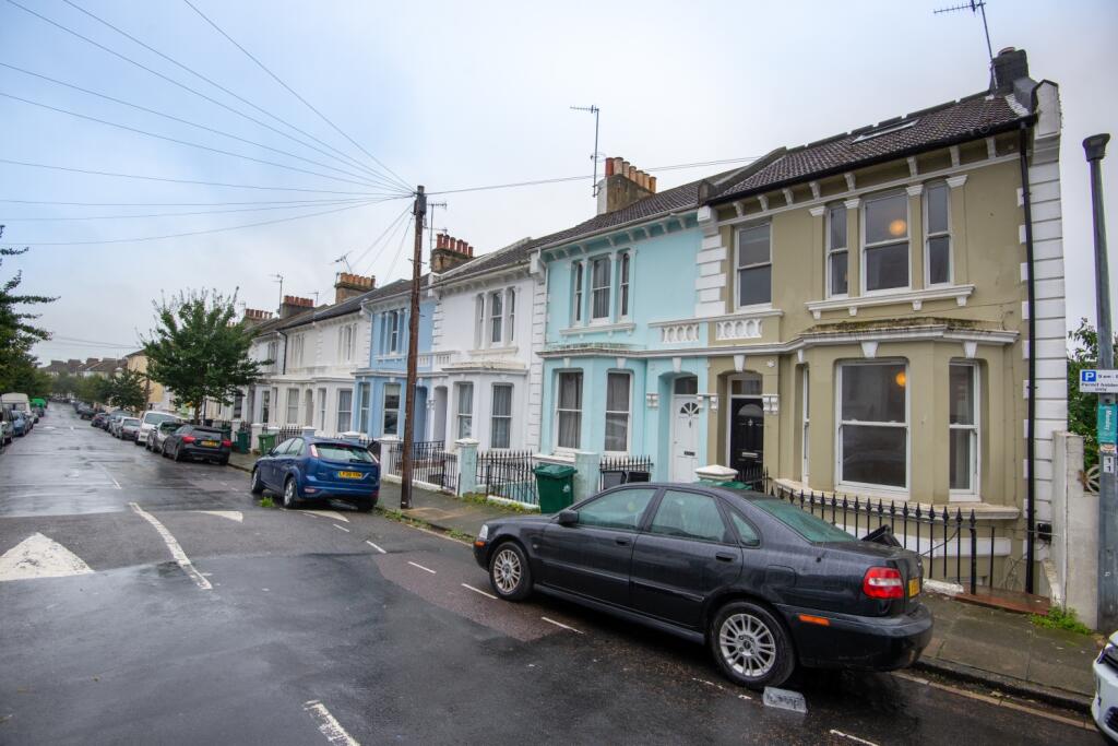 8 bedroom terraced house for rent in Warleigh Road, Brighton, East Sussex, BN1
