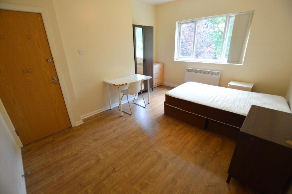 Main image of property: North Grange Mount, Leeds, West Yorkshire, LS6