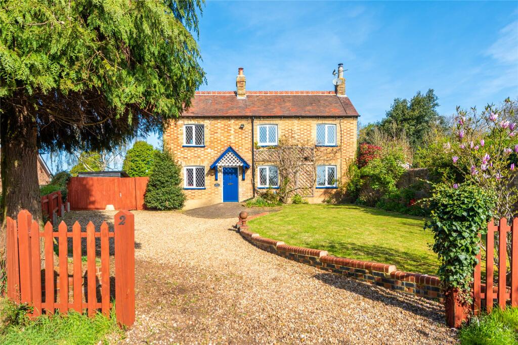 3 bedroom detached house for sale in Crow Lane, Husborne Crawley