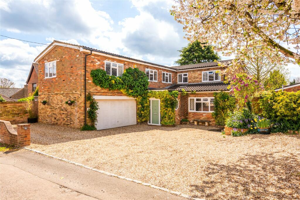 6 bedroom detached house for sale in Conger Lane, Toddington, Dunstable, Bedfordshire, LU5