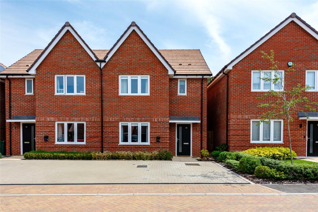 Main image of property: Friary Grove, Eagle Farm South, Wavendon, Buckinghamshire, MK17
