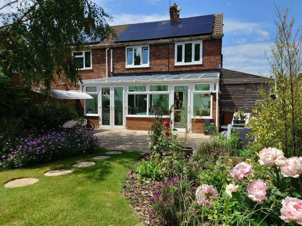 2 bedroom semidetached house for sale in Arundel Road, Peterborough