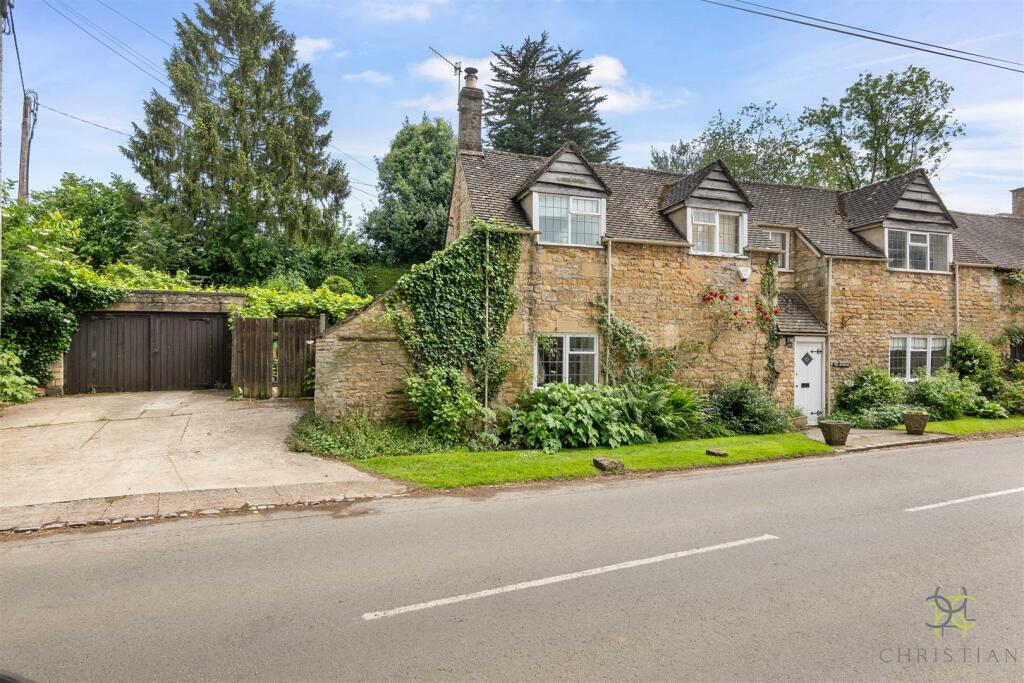 3 bedroom detached house for sale in Broad Campden, Chipping Campden, GL55