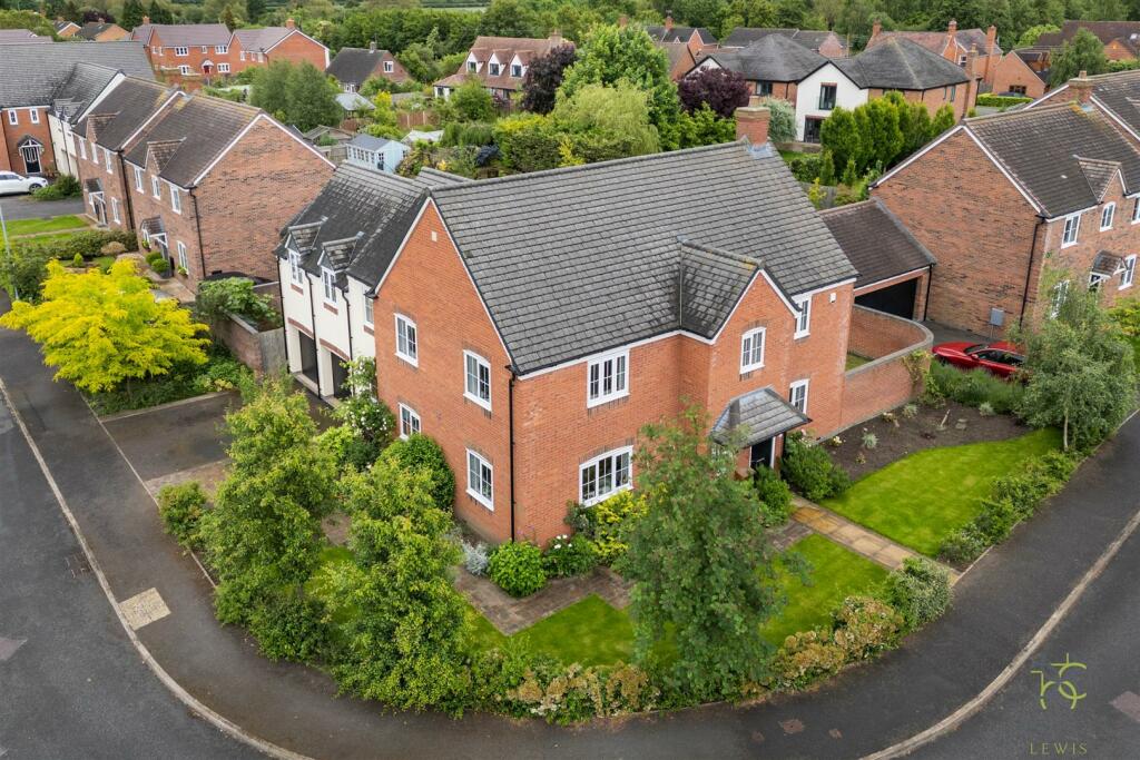 5 bedroom house for sale in Orchard Close, South Littleton, Evesham, WR11