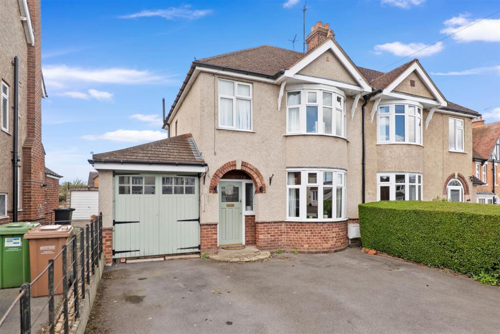 Main image of property: Cheltenham Road, Evesham