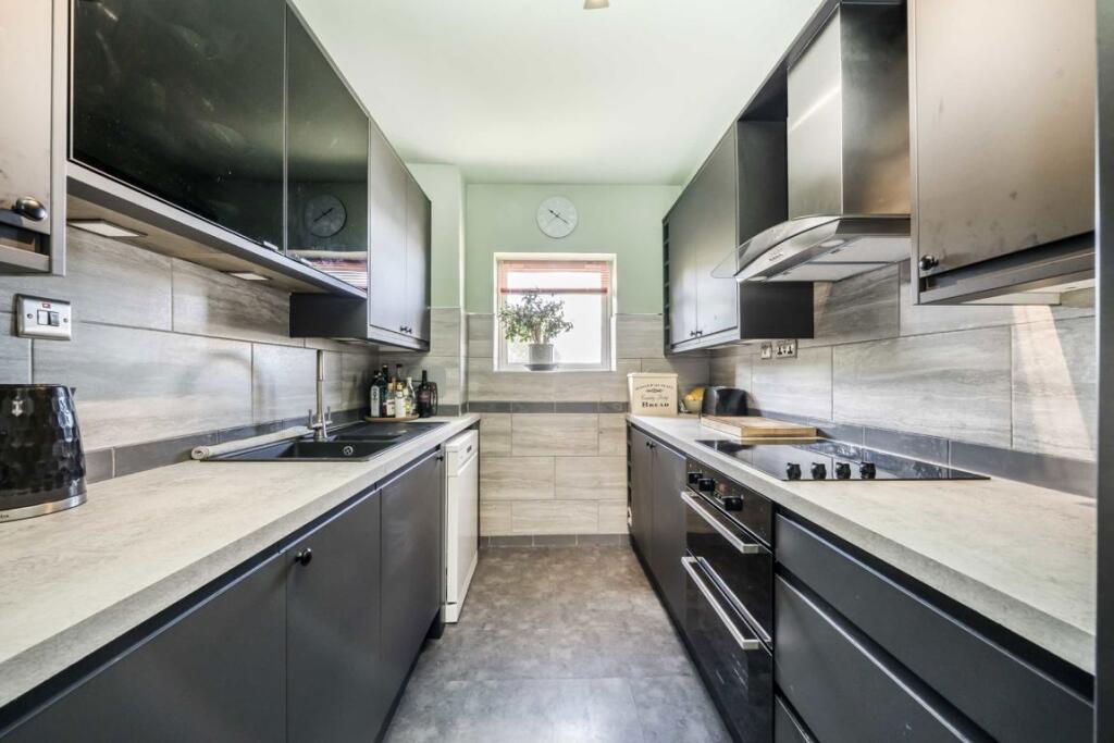 Main image of property: Old Bellgate Place, Canary Wharf