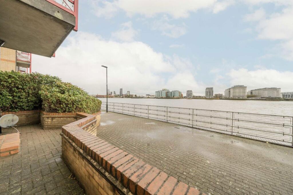 Main image of property: Caledonian Wharf, Canary Wharf