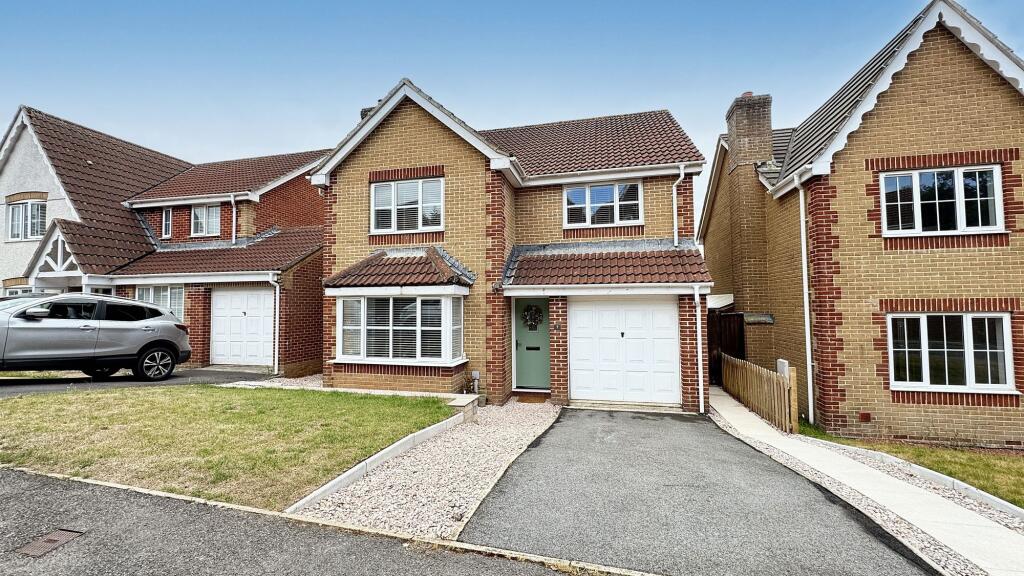 Main image of property: Abbotswood, Kingsteignton, TQ12
