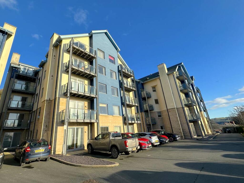 2 bedroom flat for sale in Plas Hafod, Parc Y Bryn, Aberystwyth, SY23