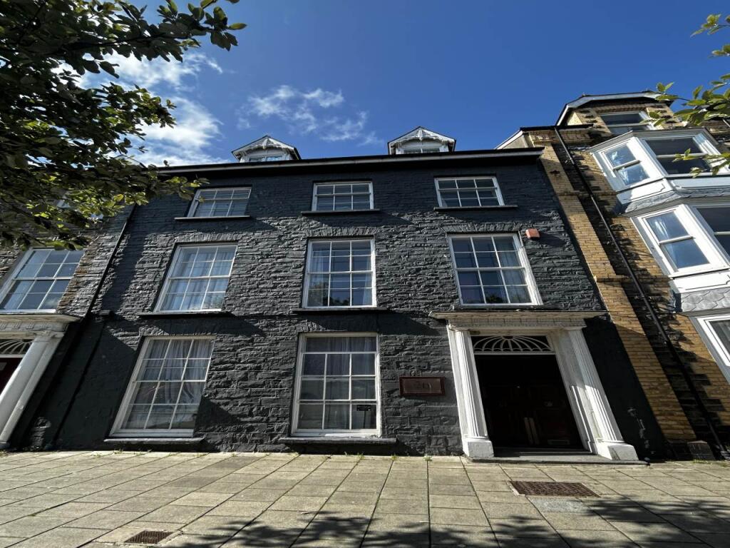 Main image of property: 26 North Parade, Aberystwyth, Ceredigion