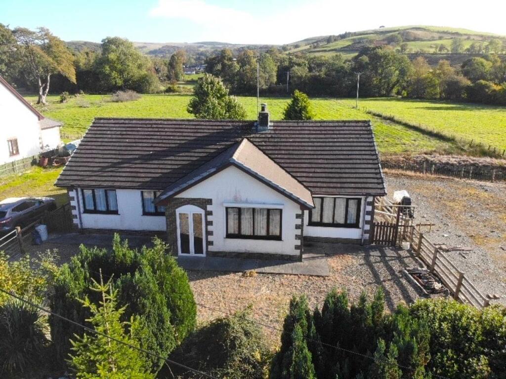 4 bedroom bungalow for sale in Dyffryn, Tregaron, Ceredigion, SY25