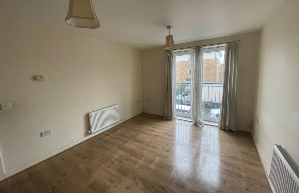 2 bedroom flat for sale in Apartment 5 Hertford House, Taywood Road