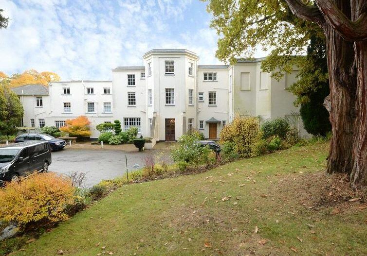 Main image of property: Flat K, Dormy House, Portnall Drive, Virginia Water, Surrey, GU25 4NP