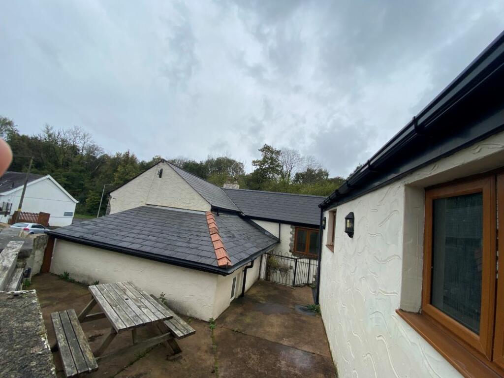 3 bedroom detached house for sale in Crossways Cottage, Old Caerphilly