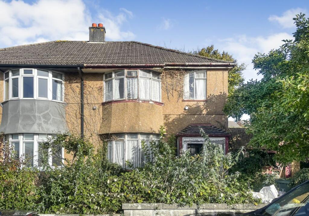 2 bedroom semidetached house for sale in 36 Beacon Down Avenue