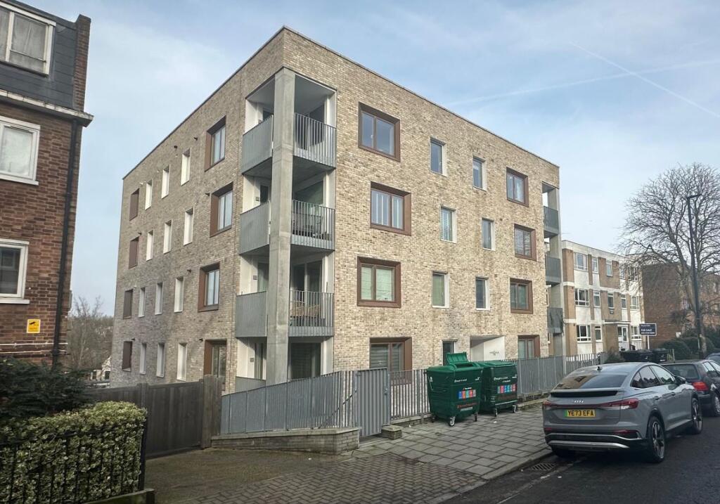 Main image of property: 75 Knollys Road, Streatham, London, SW16 2JN