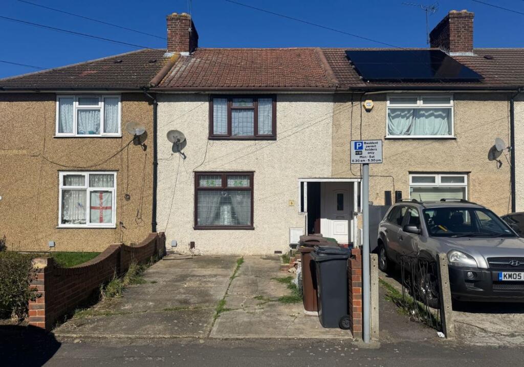 Main image of property: 3 Eastfield Road, Dagenham, Essex, RM9 5XA