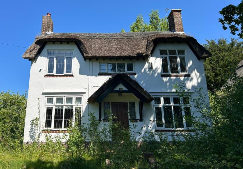 Main image of property: 22 Farr Hall Drive, Wirral, Merseyside, CH60 4SH