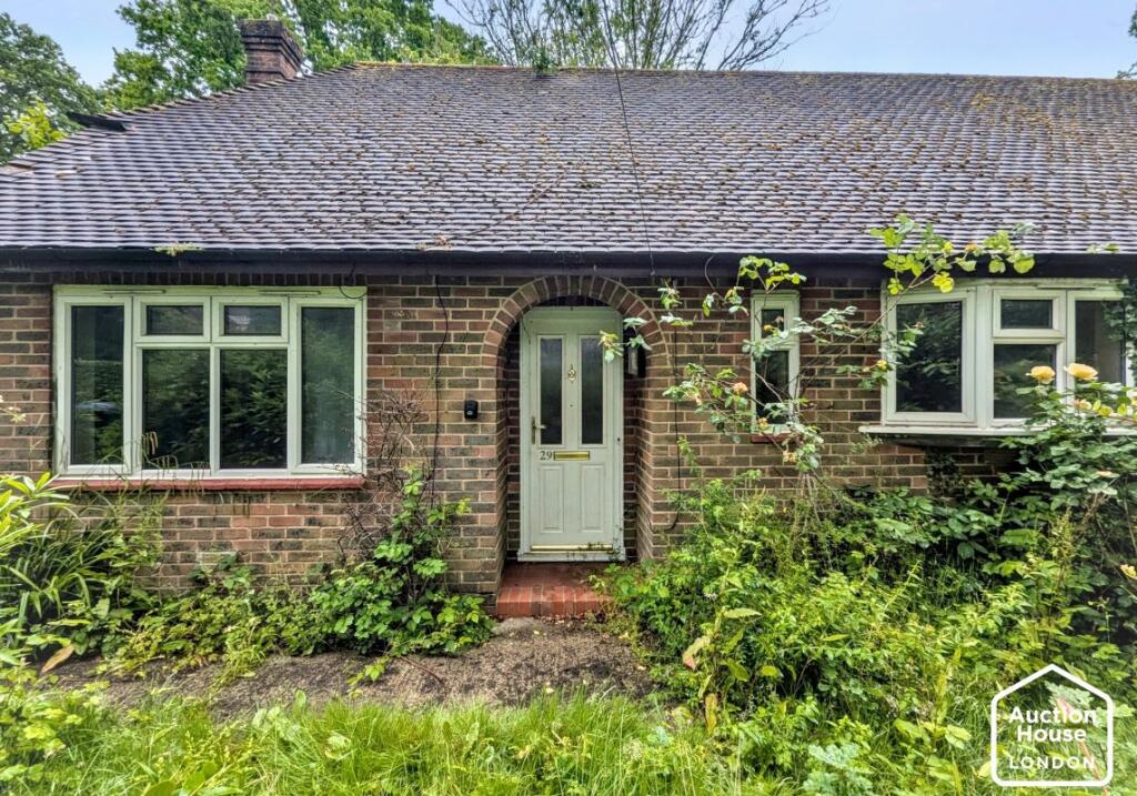 Main image of property: 29 Washington Road, Haywards Heath, West Sussex, RH16 3HL