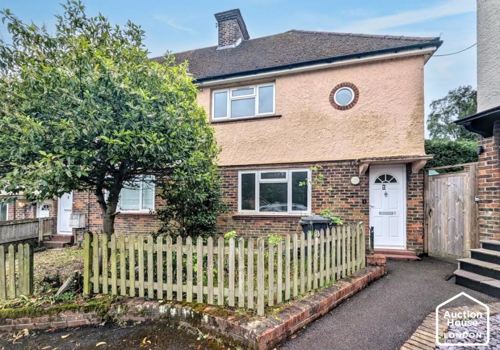 Main image of property: 8 Pine View, Platt, Sevenoaks, Kent, TN15 8LA