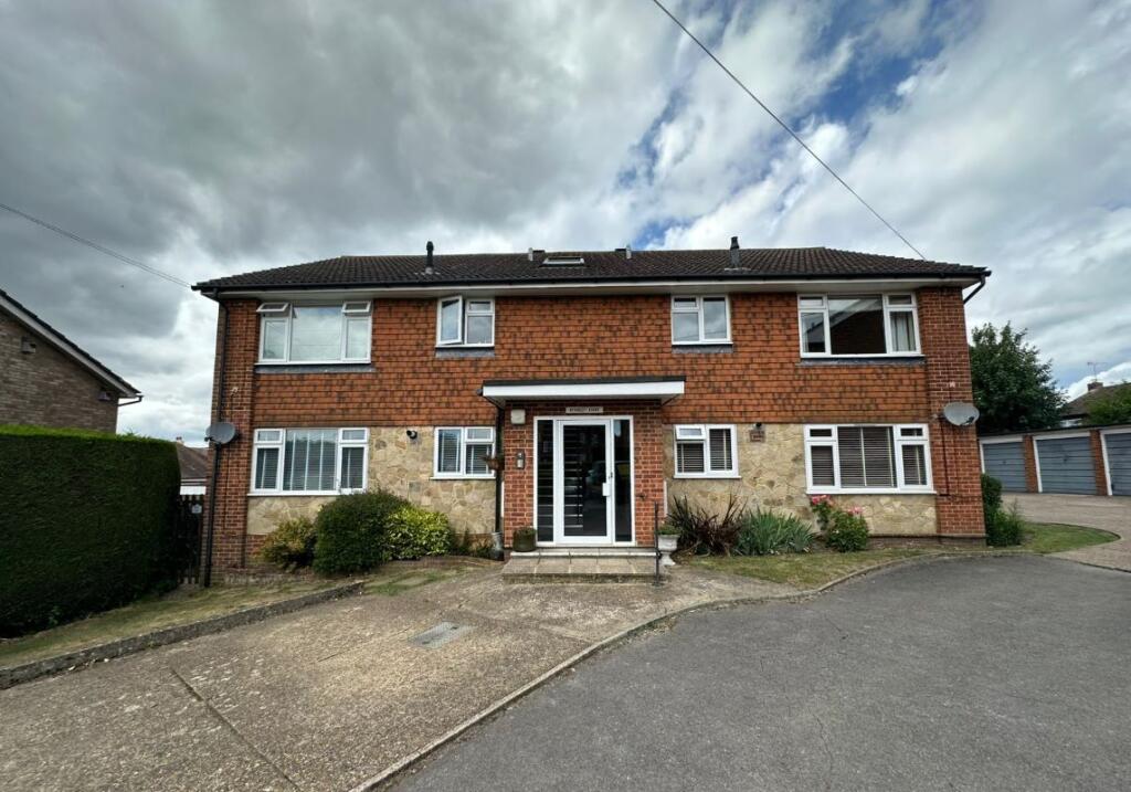 Main image of property: Flat 7, Berkeley Court, Albert Road, Ashtead, Surrey, KT21 1BJ