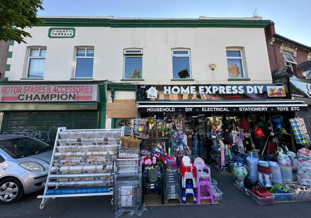 Main image of property: 122B Portland Road, Croydon, London, SE25 4PL