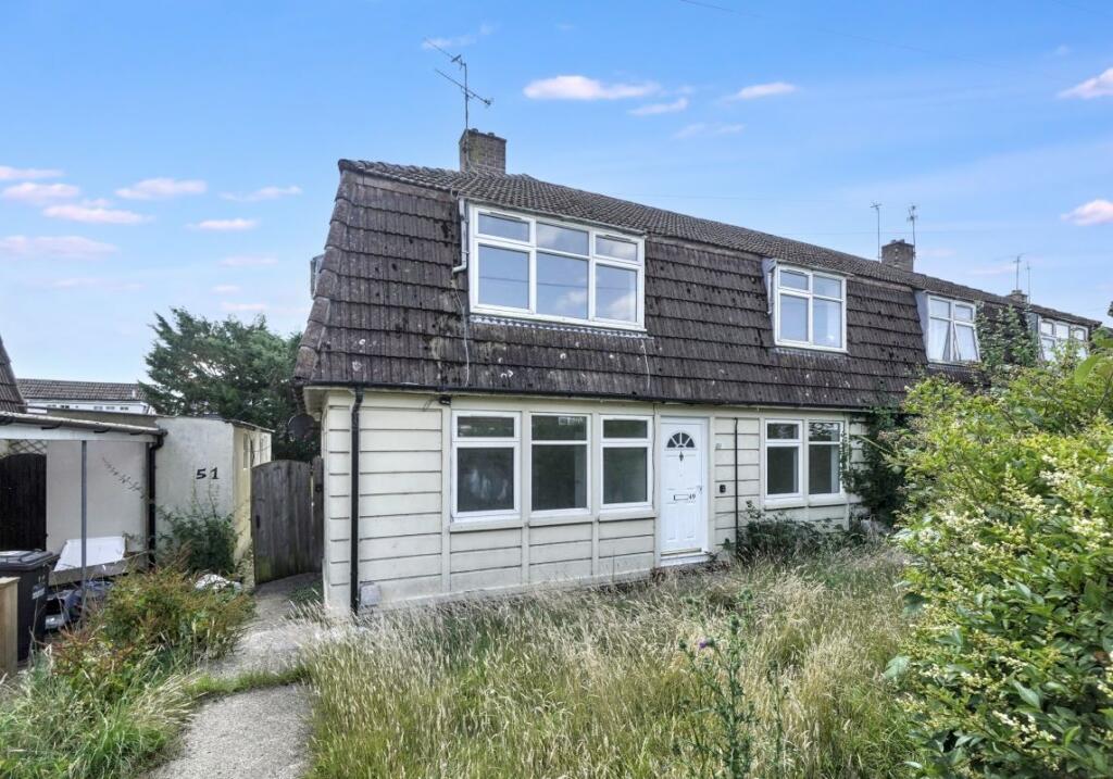 Main image of property: 49 Woodland Avenue, Burgess Hill, West Sussex, RH15 0PD
