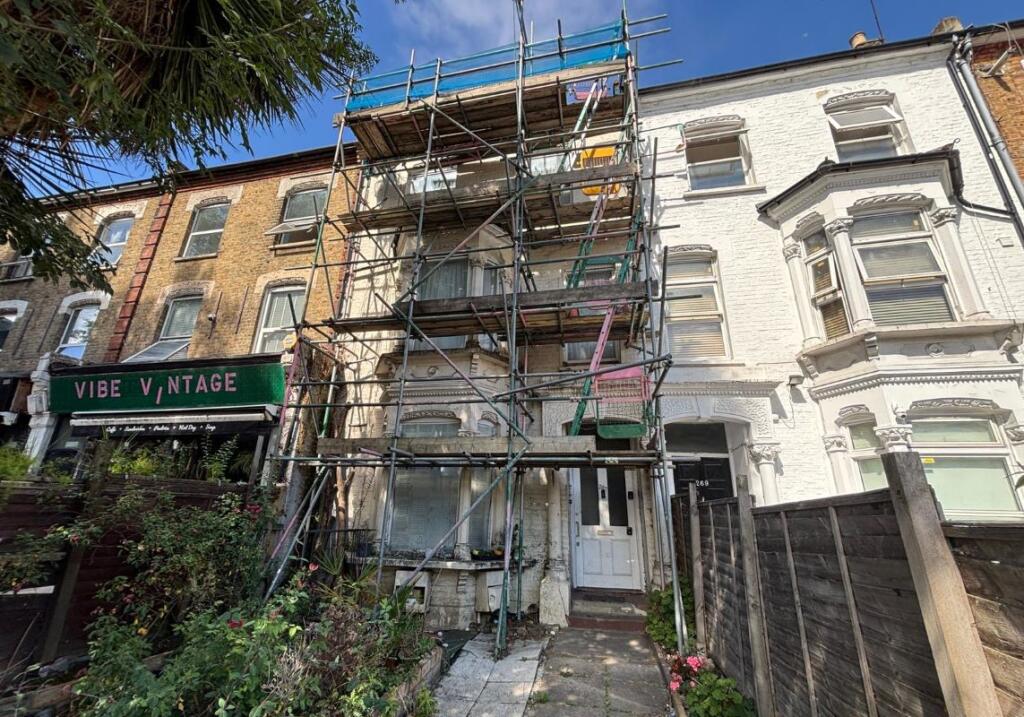 Main image of property: Flat A, 267 High Road, Tottenham, London, Haringey, N15 4RR