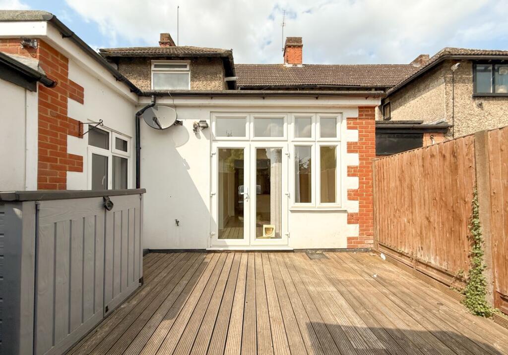 Main image of property: 28C The Broadway, Mill Hill, London, NW7 3LL