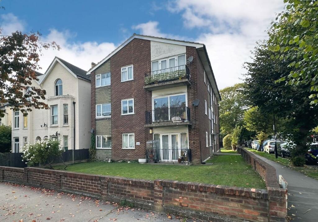 Main image of property: Flat 6 Ashleigh Court, Norbury Avenue, Thornton Heath, Surrey, CR7 8AH