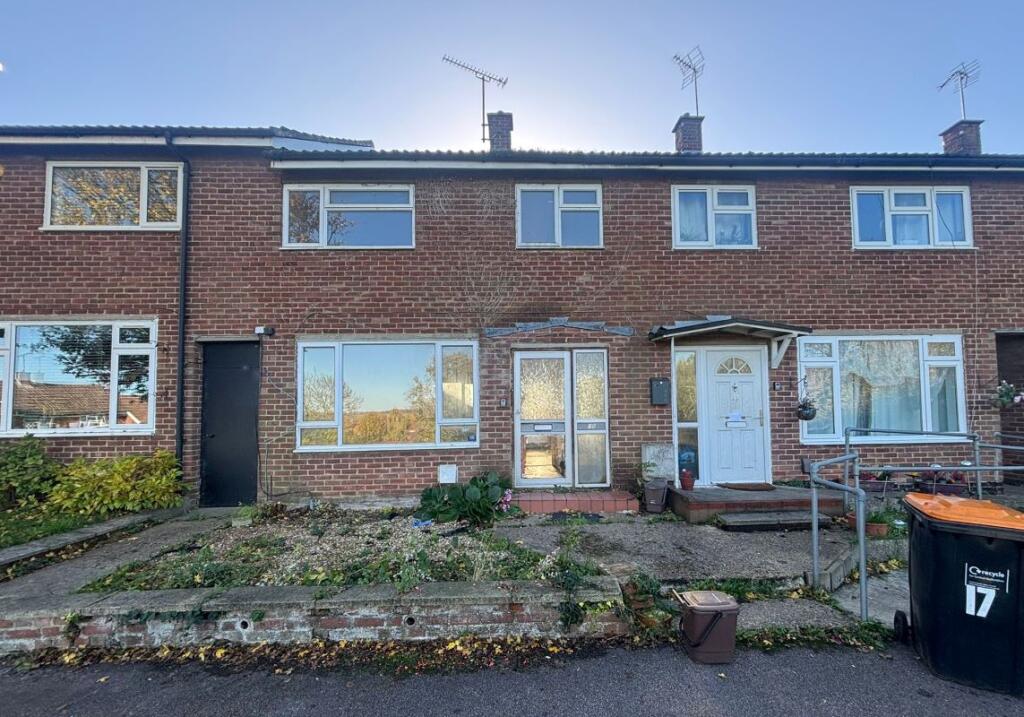 Main image of property: 15 Thornview Road, Houghton Regis, Dunstable, Bedfordshire, LU5 5HS