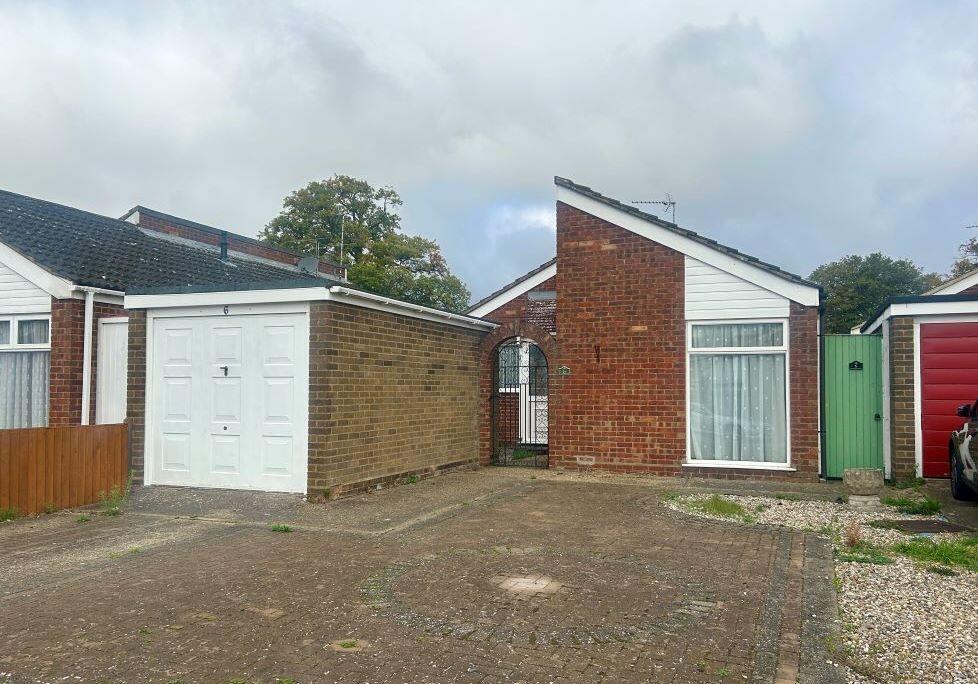 Main image of property: 6 Kirkham Close, Ipswich, Suffolk, IP2 9BD