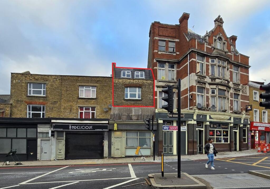 Main image of property: Flat 4, 105 Blackheath Road, Greenwich, London, SE10 8PD